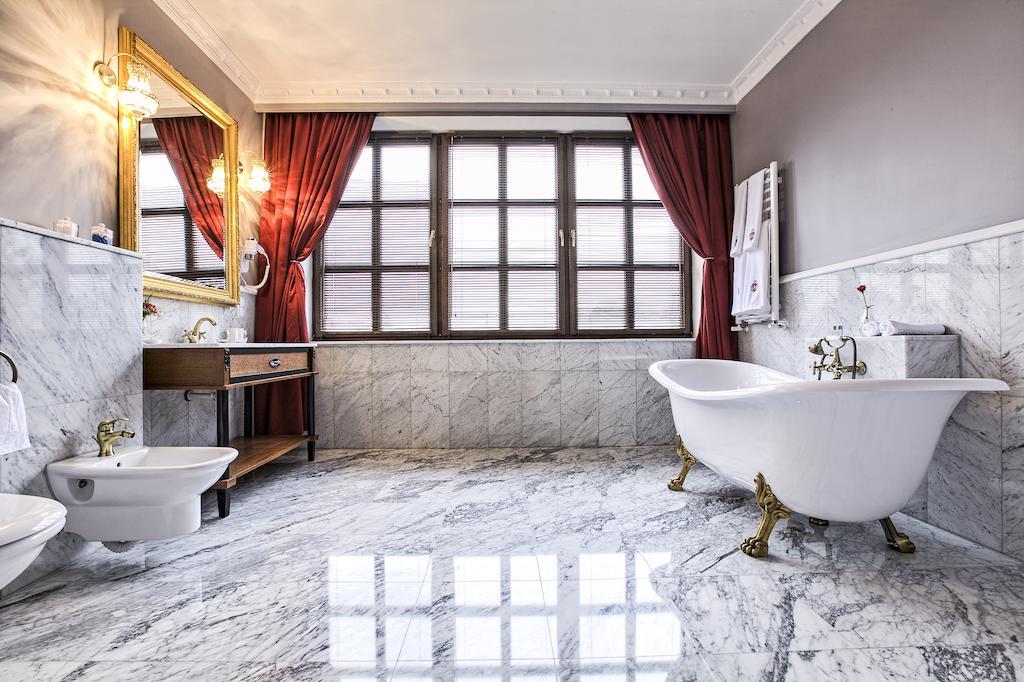 Hotel Jarosław Стая снимка