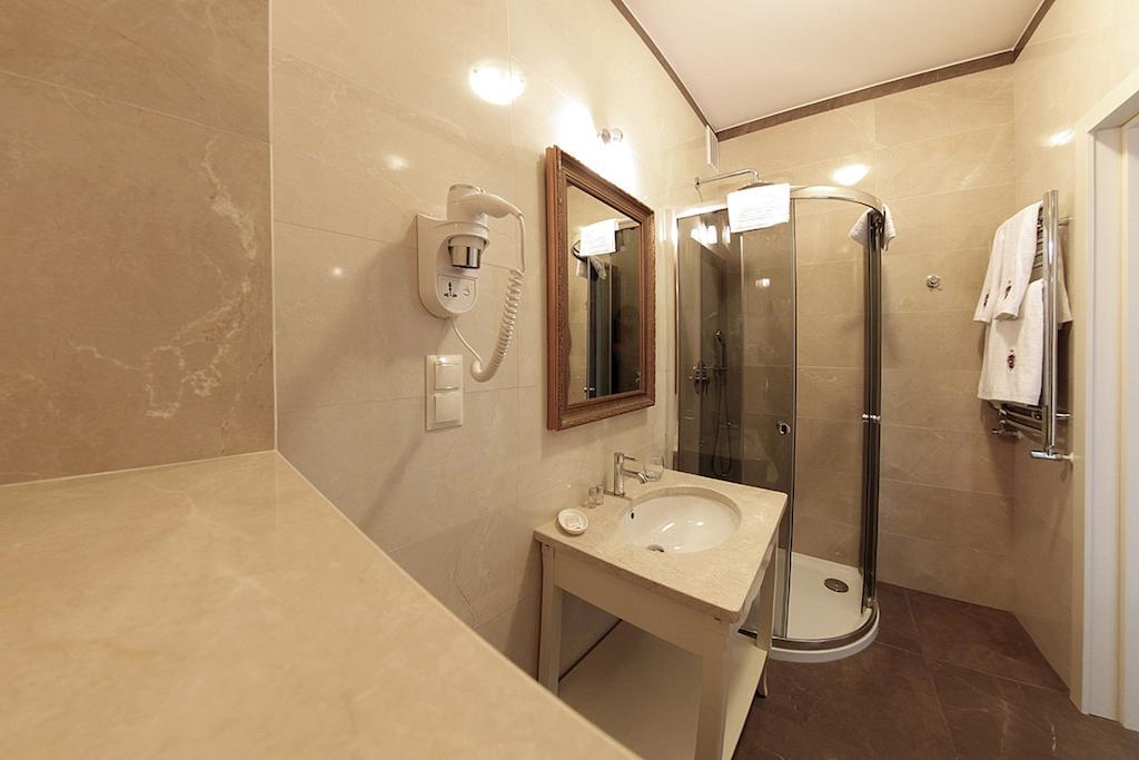 Hotel Jarosław Екстериор снимка