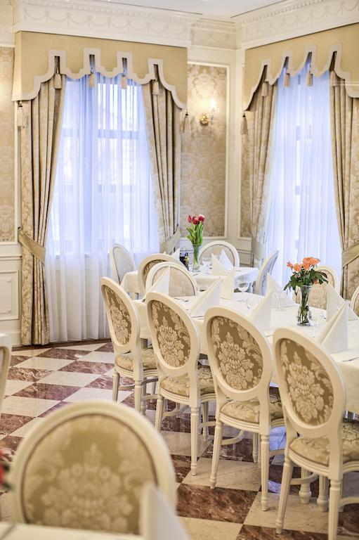 Hotel Jarosław Екстериор снимка