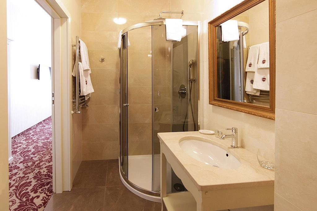 Hotel Jarosław Стая снимка