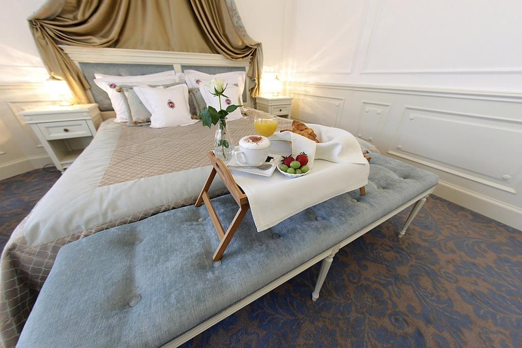 Hotel Jarosław Стая снимка