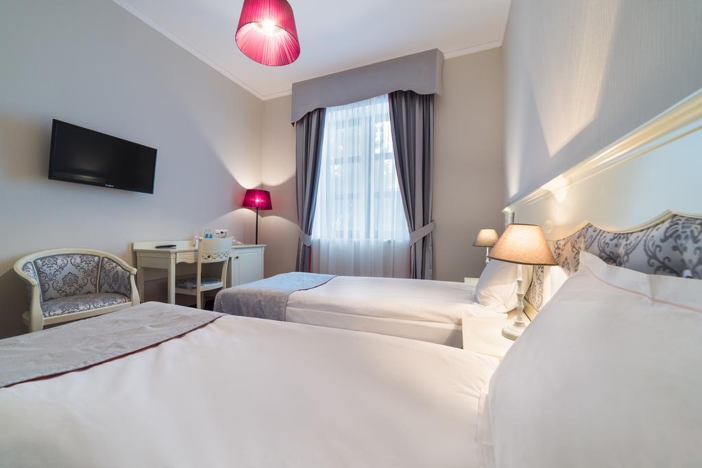 Hotel Jarosław Екстериор снимка